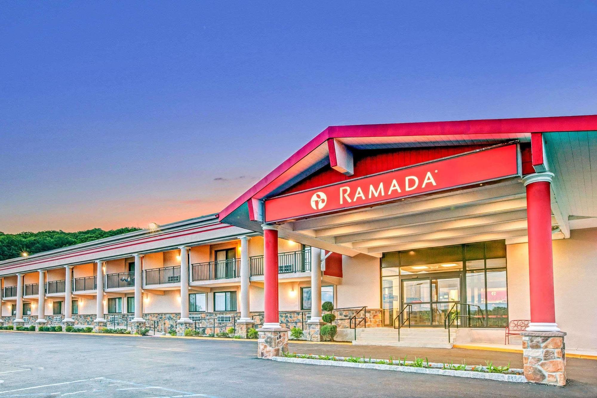 Ramada By Wyndham Rockaway Hotel Exterior foto